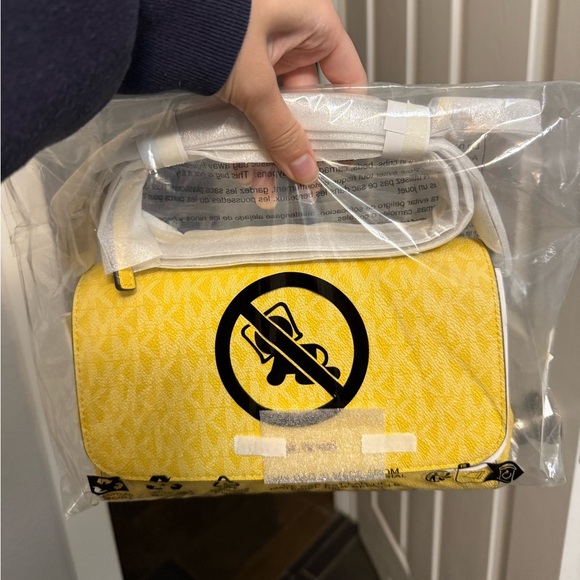 NWT Michael Kors Daisy Yellow Medium Convertible Crossbody - Picture 3 of 5